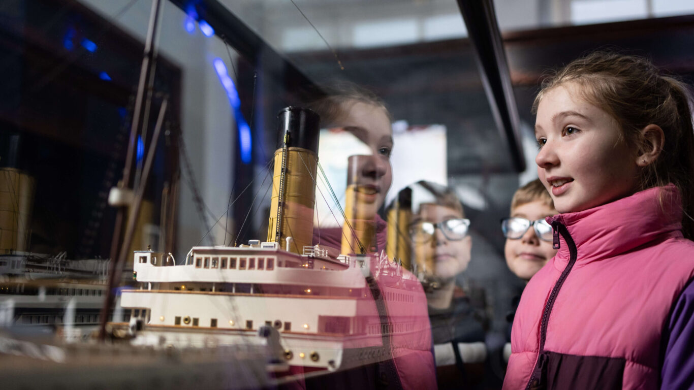 DK22122021 TITANIC 300